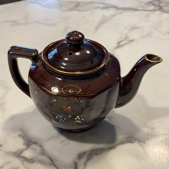 Teapot - Picture 2 of 4